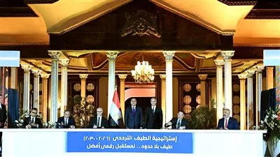 توقيع أكبر صفقة لترددات المحمول في تاريخ قطاع الاتصالات بقيمة 3.5 مليار دولار