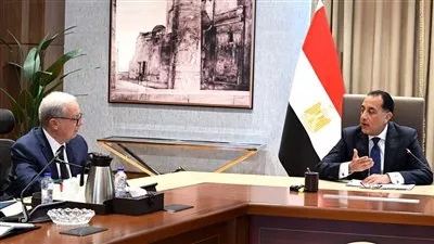 الحكومة تعتزم قيد 20 شركة في البورصة المصرية ونقل ملكية 40 للصندوق السيادي