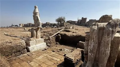انتهاء أعمال ترميم وإقامة تمثال الملك رمسيس الثاني بمنطقة الأشمونين في المنيا
