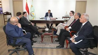 وزير «الزراعة» يبحث مع «باير» العالمية التعاون في البحوث التطبيقية وحماية المحاصيل