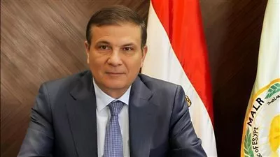 وزير «الزراعة» يوجه بإعادة تشغيل المشروعات المتوقفة ودعم كامل للفلاح والمصدرين