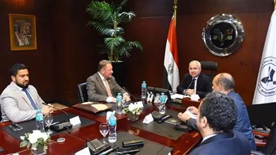 «جارديان جلاس» تعتزم تصنيع الزجاج بتكنولوجيا خفض استهلاك الكهرباء في مصر