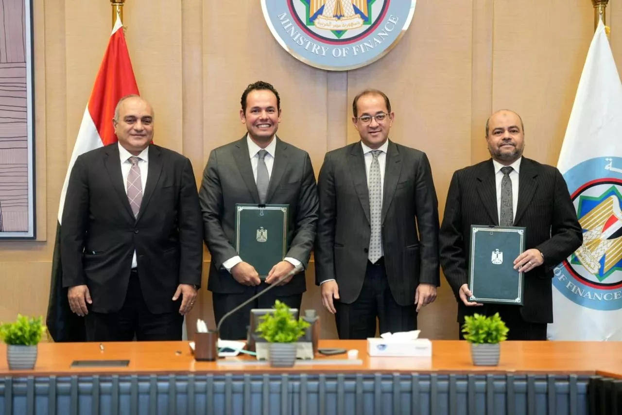 بروتوكول تعاون بين وزير المالية ومركز المعلومات ودعم اتخاذ القرار