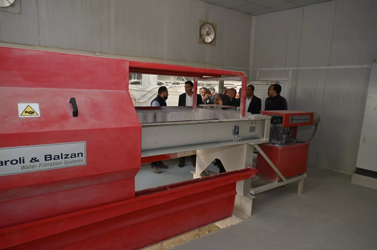 وزير الصناعة يتفقد مصنع الشركة المصرية للصناعة وتنمية المباني