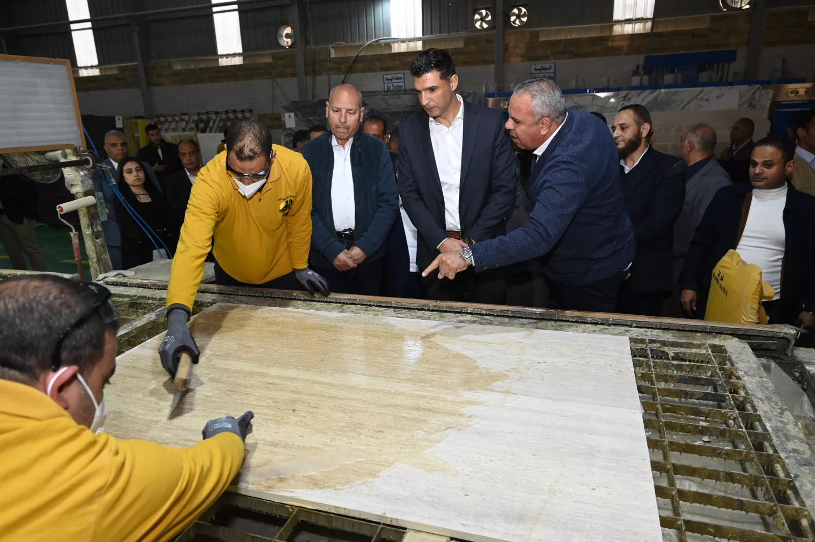 وزير الصناعة يتفقد مصنع شركة مودرن ماربل للرخام والجرانيت