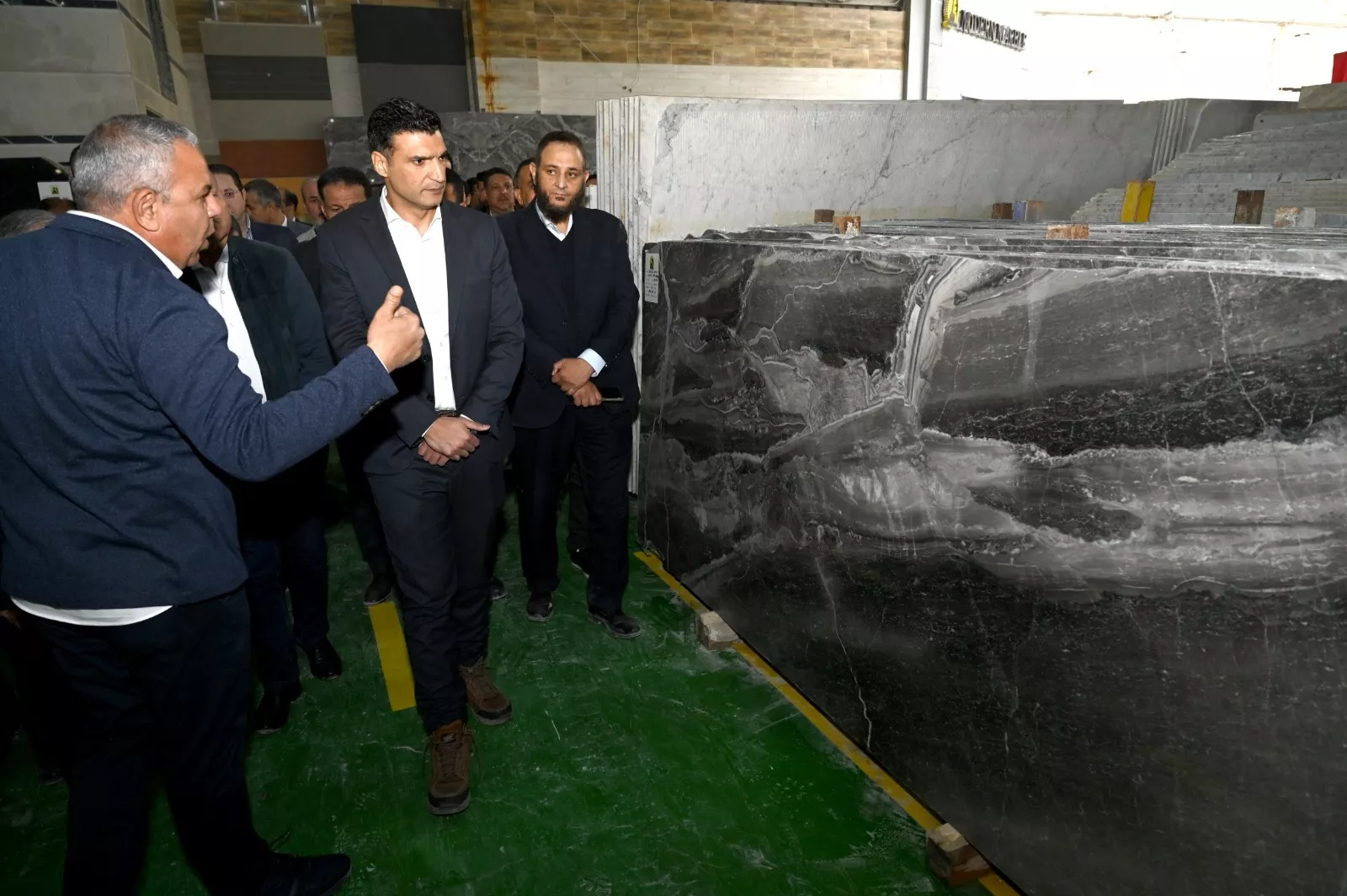 وزير الصناعة يتفقد مصنع شركة مودرن ماربل للرخام والجرانيت