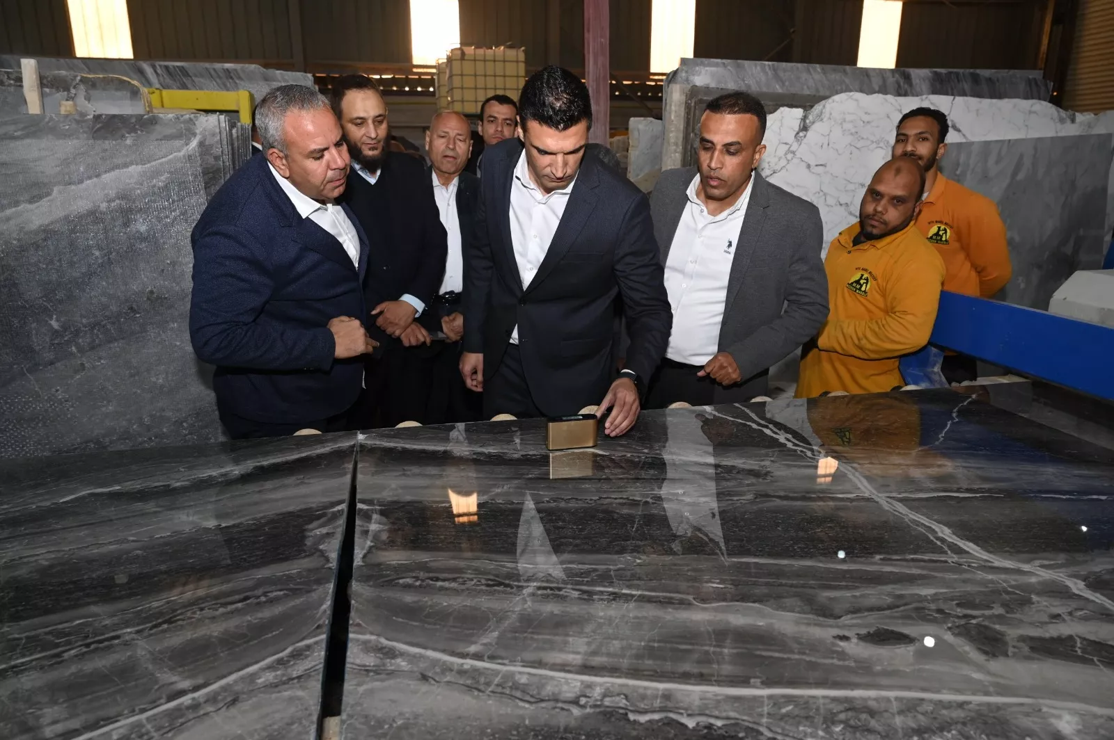 وزير الصناعة يتفقد مصنع شركة مودرن ماربل للرخام والجرانيت