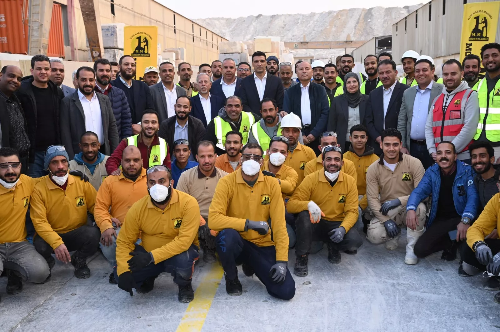 وزير الصناعة يتفقد مصنع شركة مودرن ماربل للرخام والجرانيت