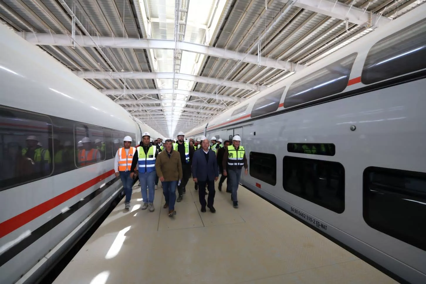 الوزير يتابع تطورات أعمال تنفيذ الخط الأول من شبكة القطار الكهربائي السريع