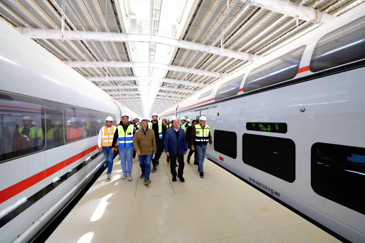 الوزير يتابع تطورات أعمال تنفيذ الخط الأول من شبكة القطار الكهربائي السريع