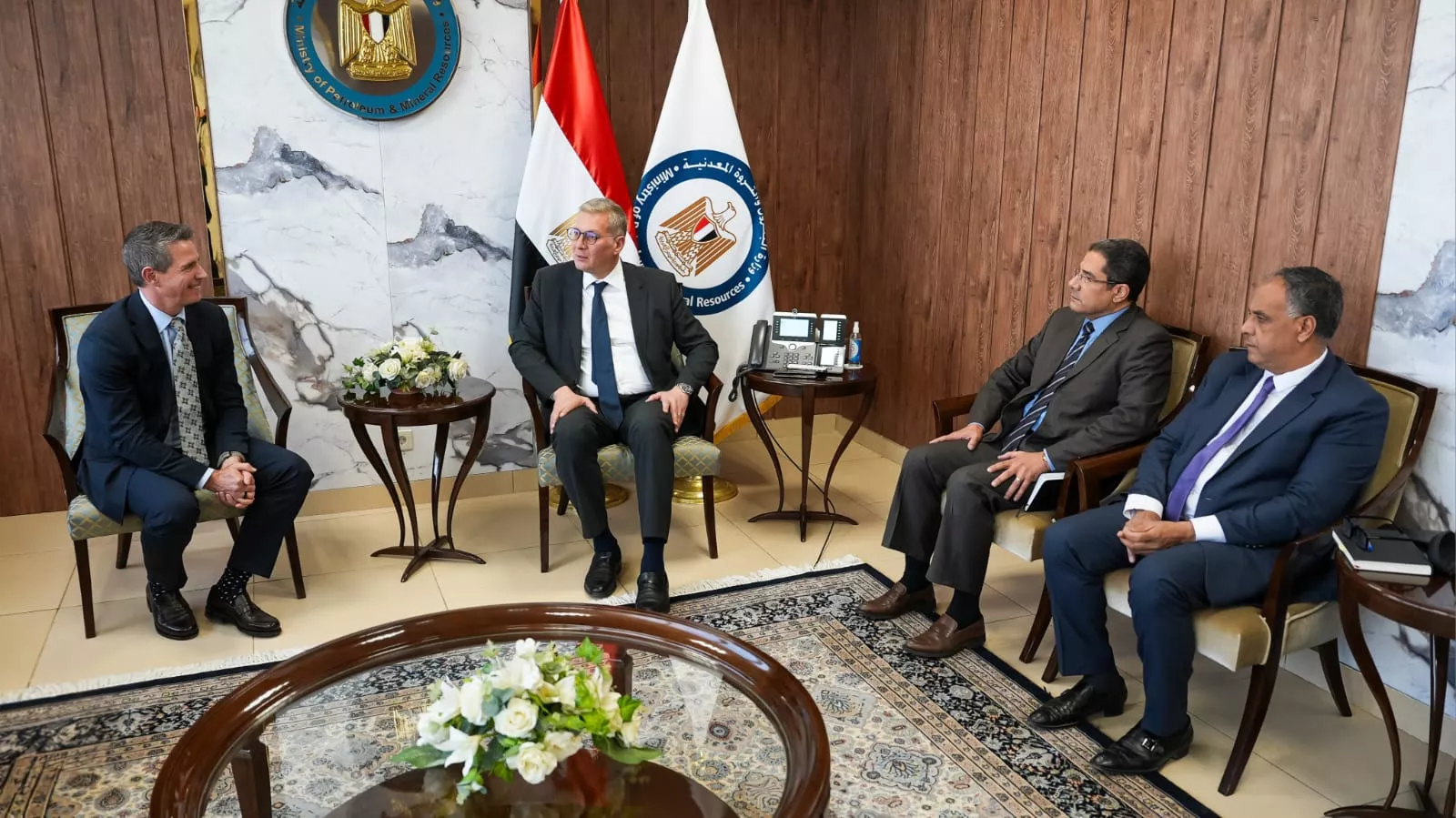 وزير البترول يجتمع مع وفد من شركة كابريكورن إنرجي البريطانية