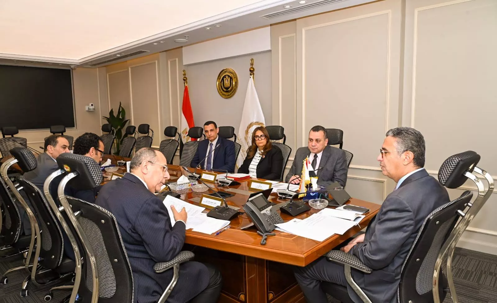 وزير التموين يتابع موقف تنفيذ صرف المنحة الإضافية