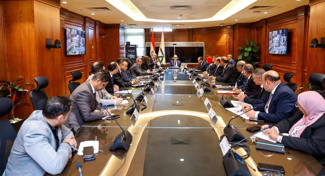 وزير التخطيط يجتمع مع رئيس مجلس إدارة بنك الاستثمار القومي