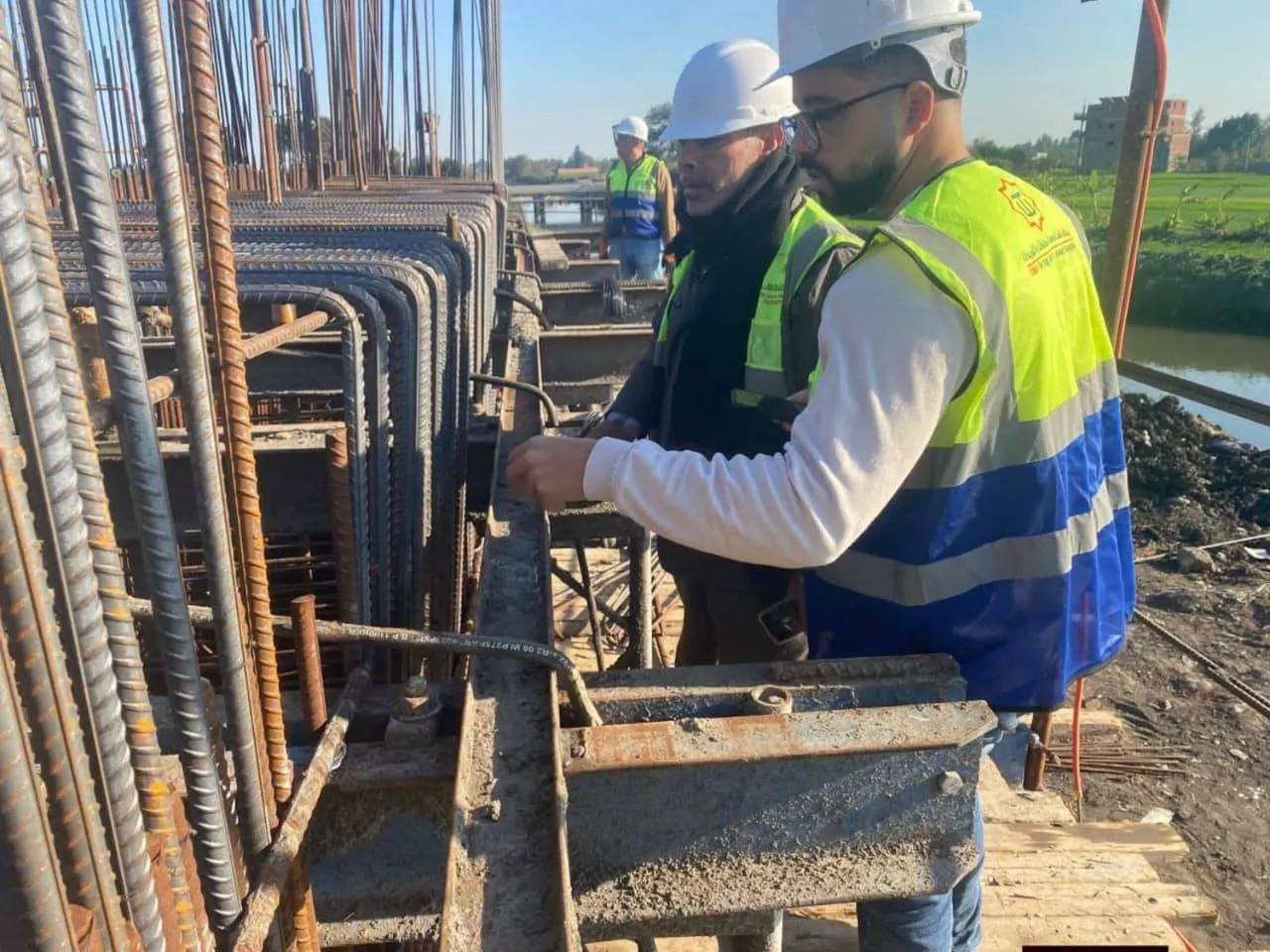 الدكتور سويلم يتابع موقف المشروع القومي لتأهيل المنشآت المائية