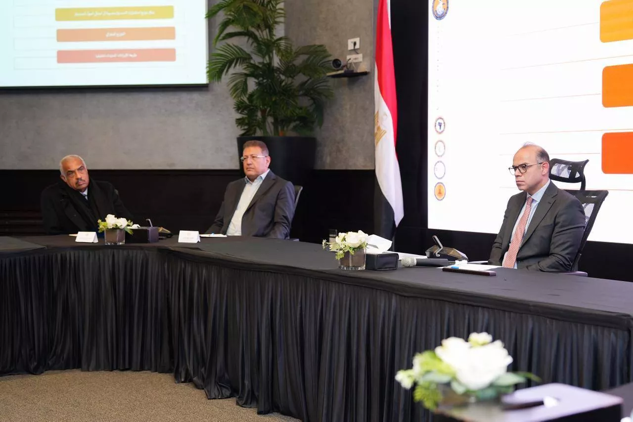 وزير الاستثمار يعقد اجتماعًا تنسيقيًا بين المطورين والمنصات الرقمية العقارية