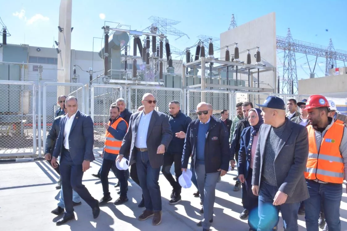 عصمت ومحافظ الإسكندرية يتفقدان محطة محولات برج العرب