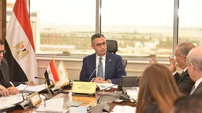 وزير «التموين» يتابع موقف الاحتياطي الاستراتيجي من السلع الأساسية