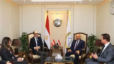 «بلاسر» النمساوية تنشئ مركزًا إقليميًا لصيانة ماكينات تجديدات «السكك الحديدية» في مصر