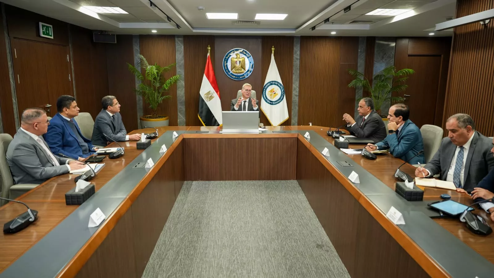 تسريع تطبيق تقنيات الحفر الأفقي والتكسير الهيدروليكي لزيادة الإنتاج البترولي