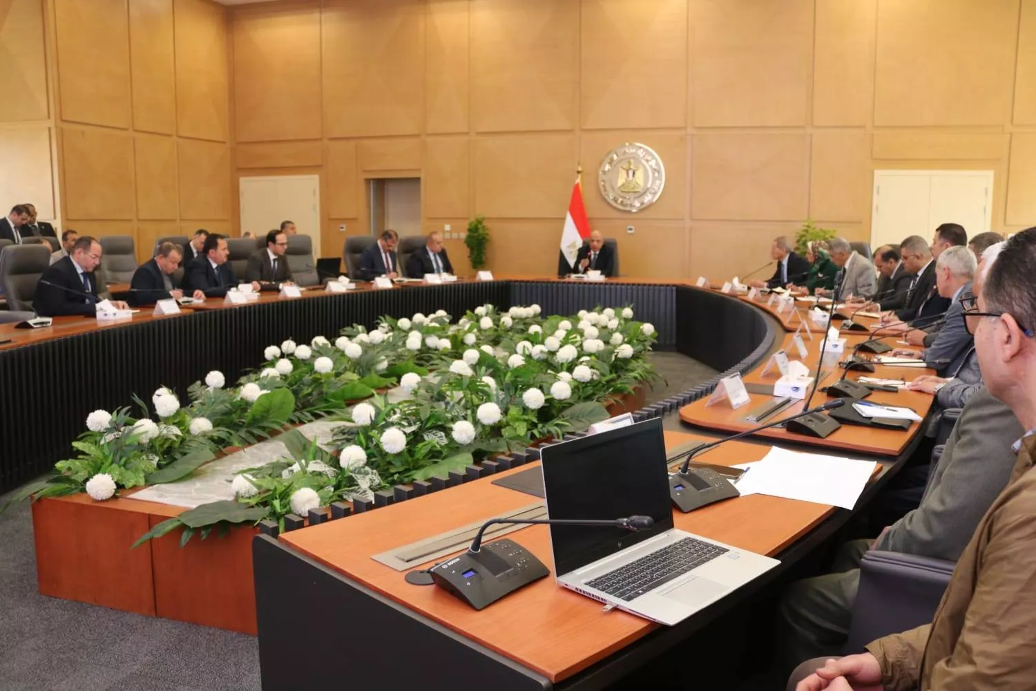 وزير الكهرباء يجتمع بأعضاء اللجنة الدائمة لإدارة الأزمات 