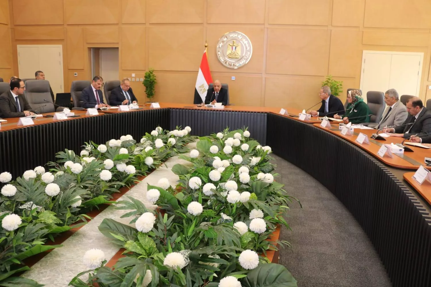 وزير الكهرباء يجتمع بأعضاء اللجنة الدائمة لإدارة الأزمات 