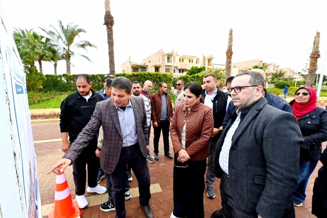 وزيرة الإسكان تتفقد المشروعات الجاري تنفيذها بقرى مارينا