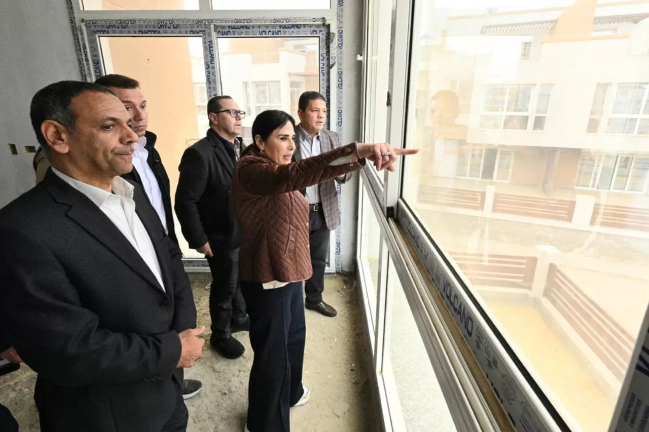 وزيرة الإسكان تتفقد المشروعات الجاري تنفيذها بقرى مارينا