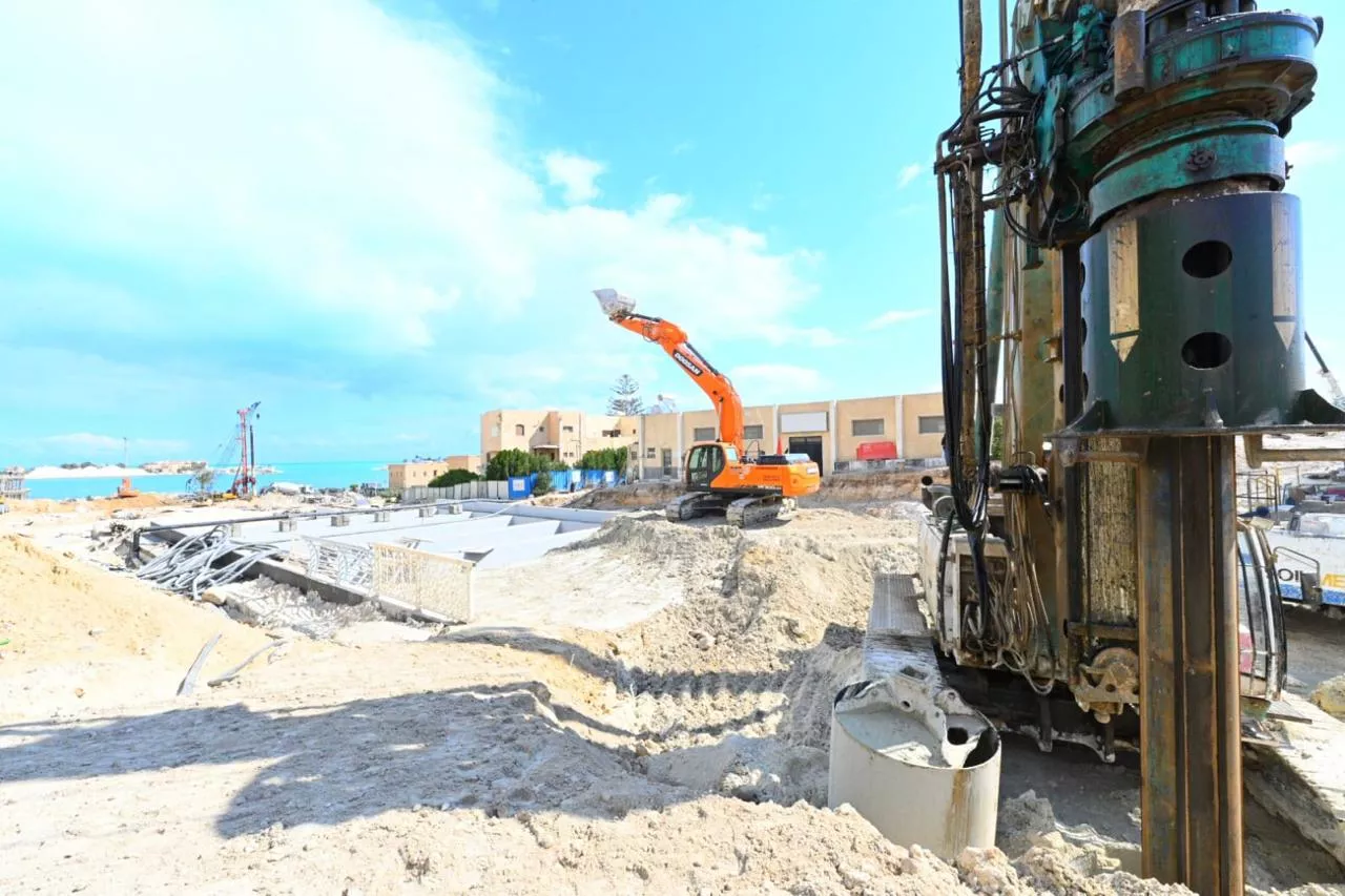 وزيرة الإسكان تتفقد المشروعات الجاري تنفيذها بقرى مارينا