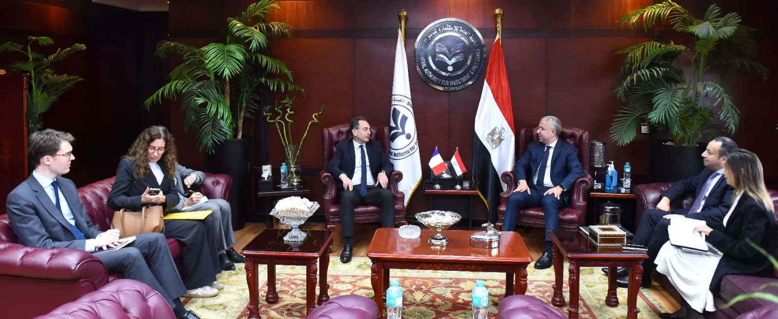 المهندس محمد الجوسقي يجتمع مع السفير إيريك شوفالييه