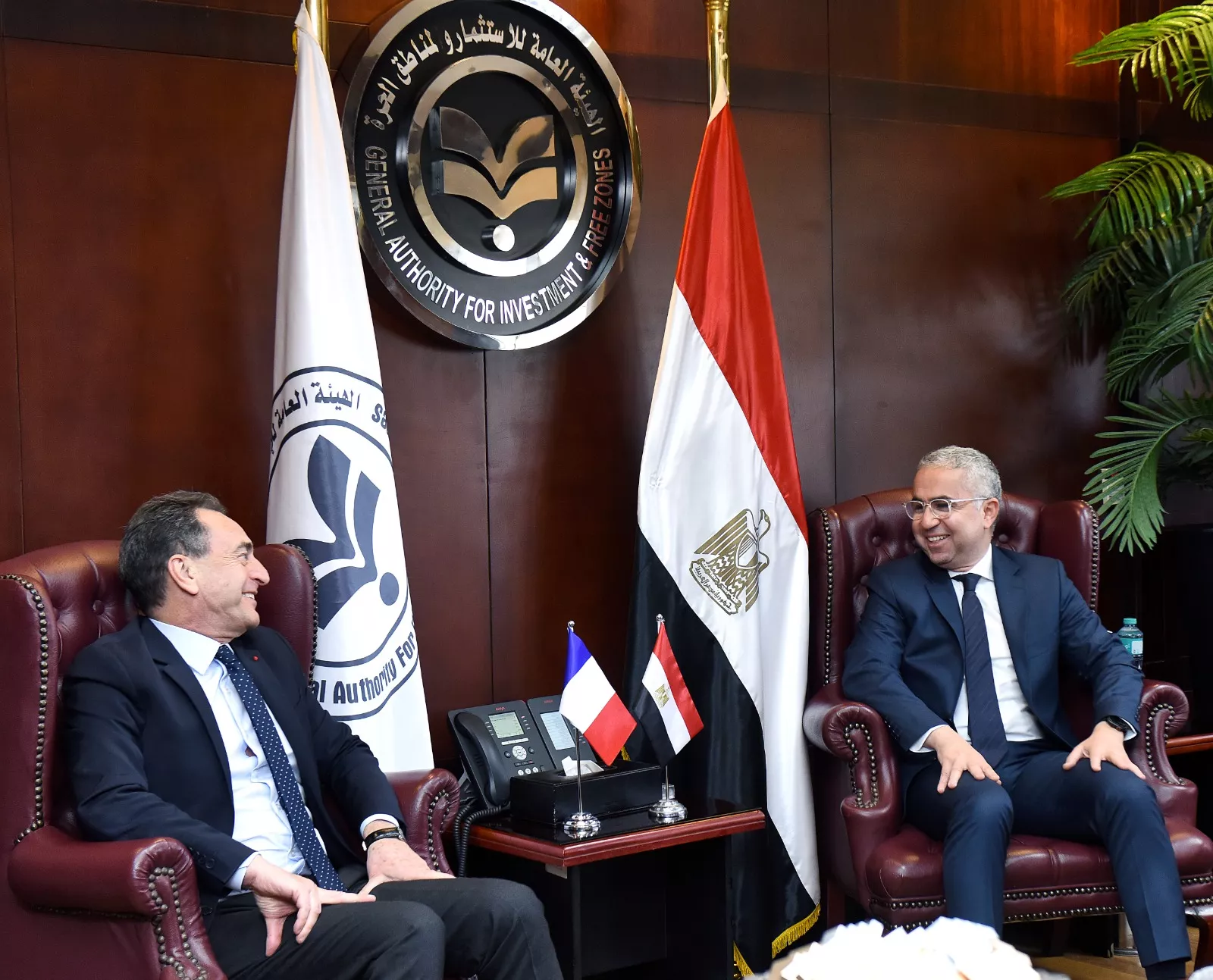 المهندس محمد الجوسقي يجتمع مع السفير إيريك شوفالييه