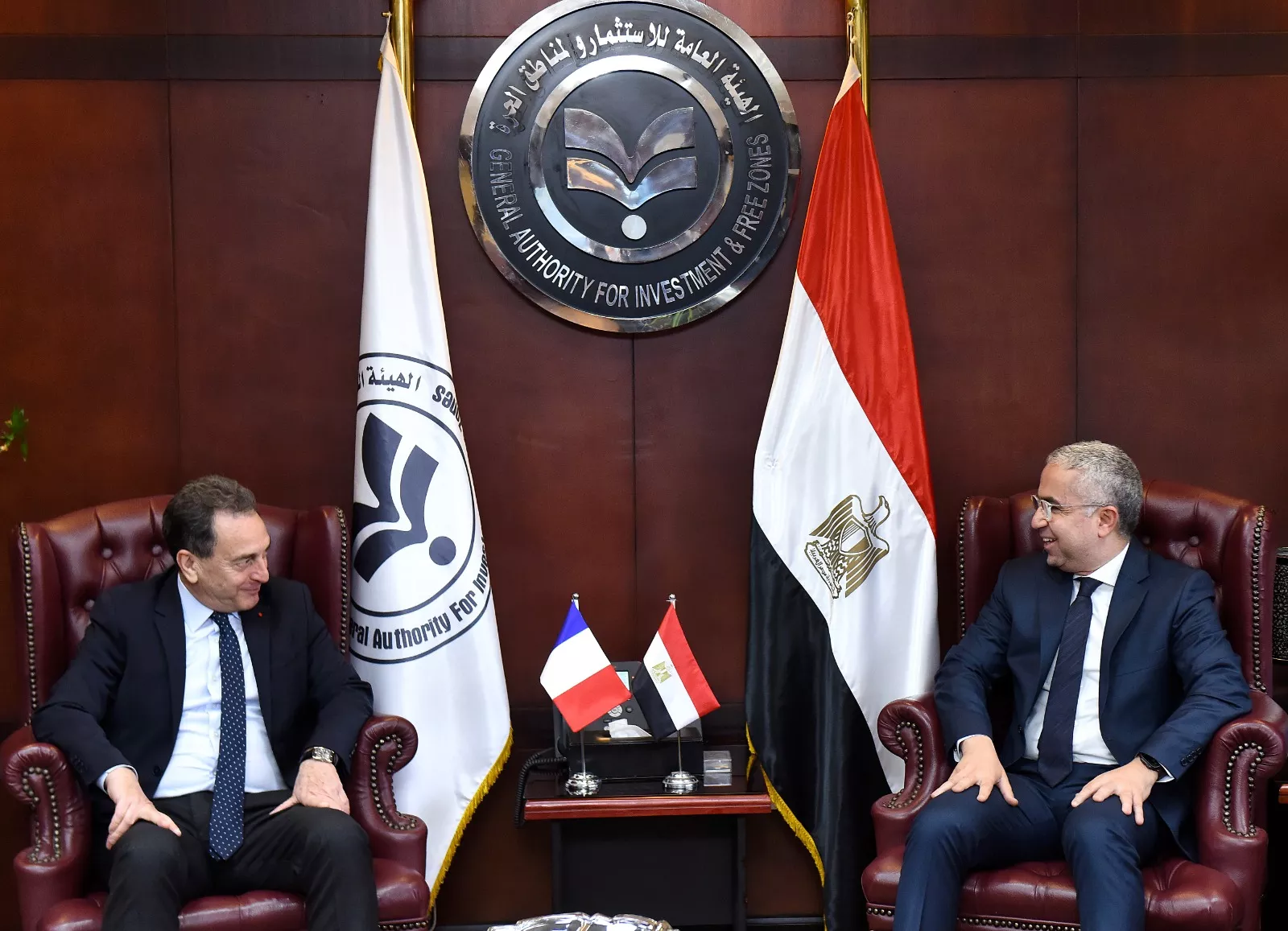 المهندس محمد الجوسقي يجتمع مع السفير إيريك شوفالييه