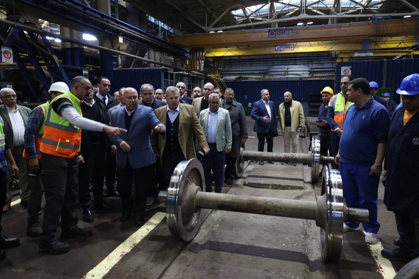 وزير النقل يتفقد ورش عربات جبل الزيتون بالإسكندرية