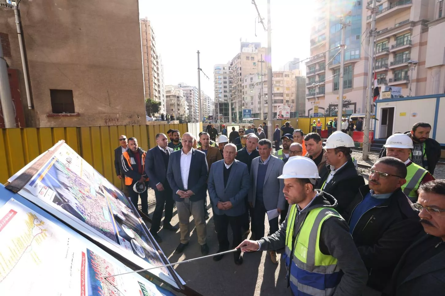 وزير النقل يتابع الموقف التنفيذي لمشروع إعادة تأهيل وتطوير ترام الرمل