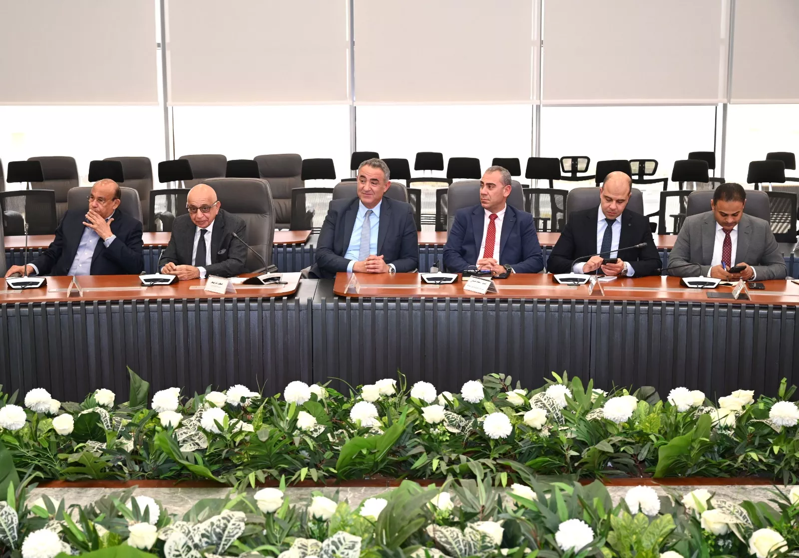 وزير الصناعة يعقد أول اجتماع مع اتحاد الصناعات والغرف الصناعية