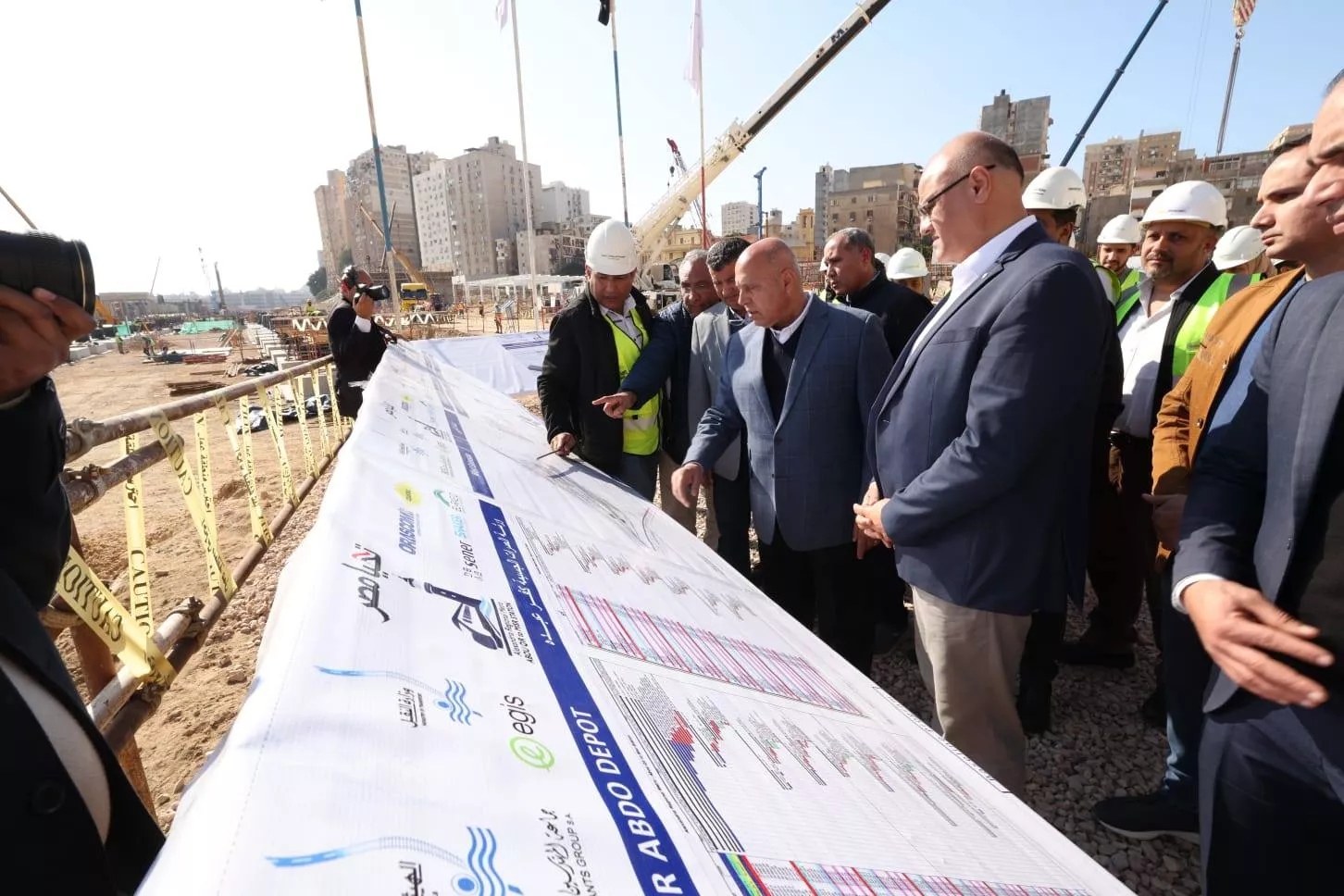 الوزير يتفقد مشروع المرحلة الأولى من مترو الإسكندرية