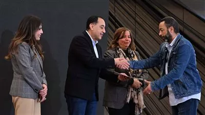 مدبولي يسلم عقود وحدات مبادرة «سكن لكل المصريين» بمدينة حدائق العاصمة