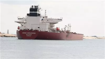 انتظام حركة الملاحة في قناة السويس وعبور 56 سفينة