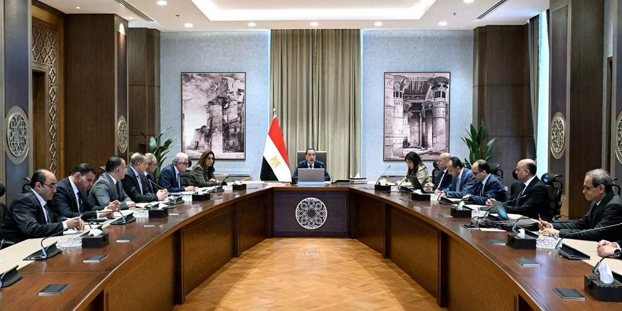 مدبولي يتابع المشروعات الخدمية والتنموية بمحافظة القاهرة