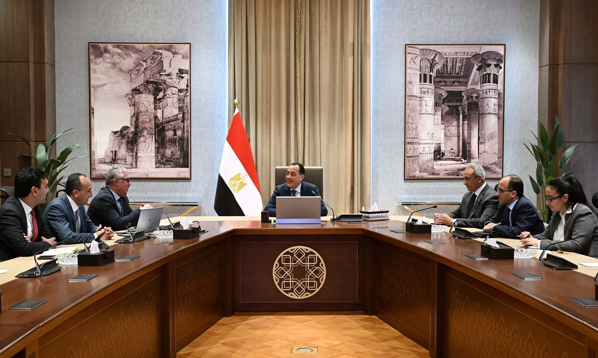 مدبولي يتابع تنفيذ مشروعات المنطقة الاقتصادية لقناة السويس