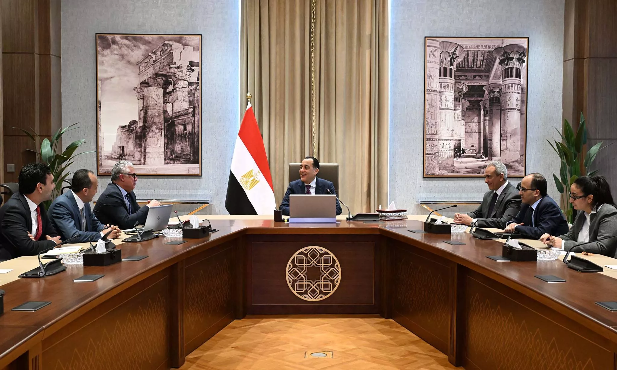 مدبولي يتابع تنفيذ مشروعات المنطقة الاقتصادية لقناة السويس