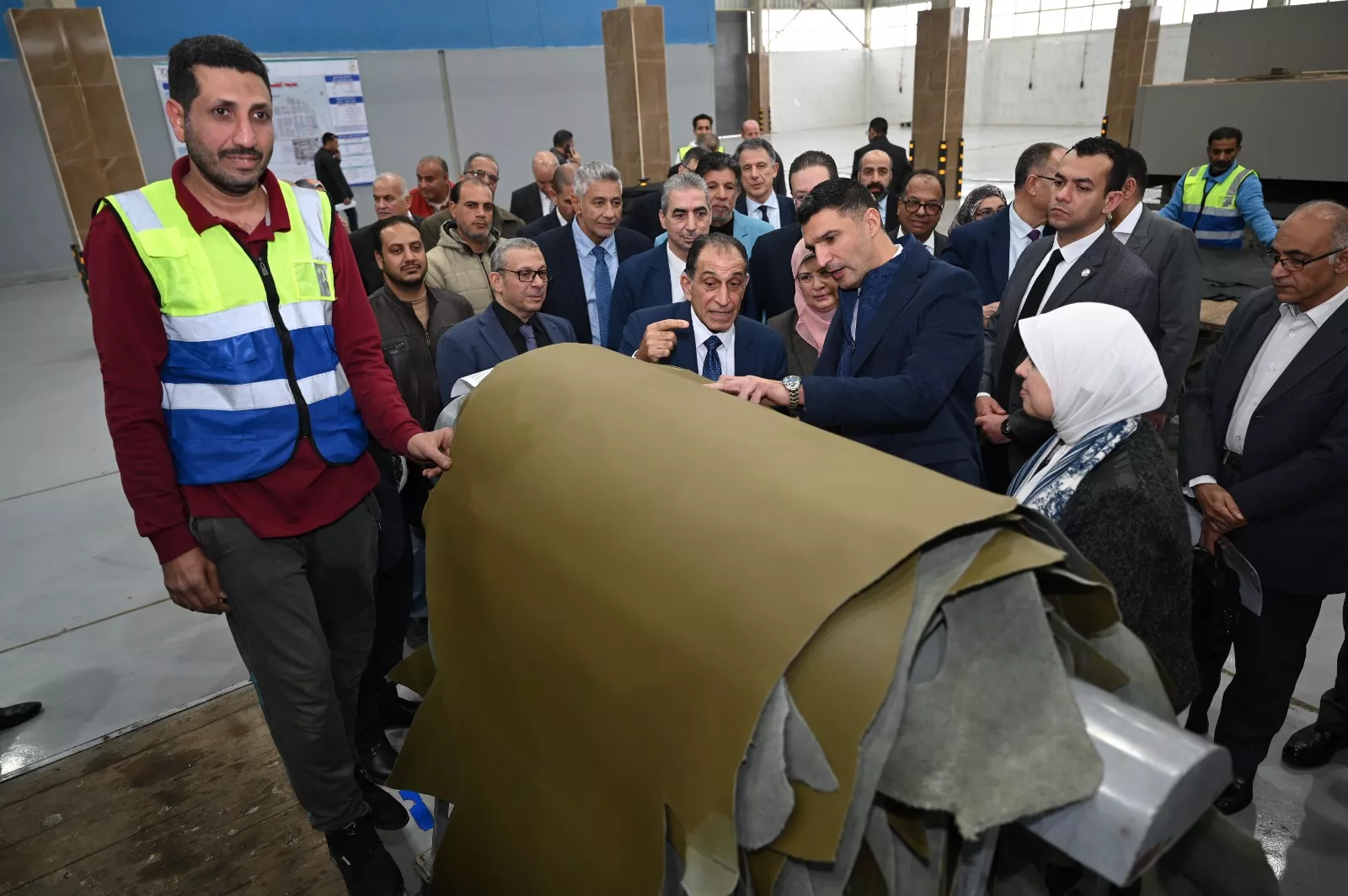 وزير الصناعة يزور مدينة الجلود بالروبيكي