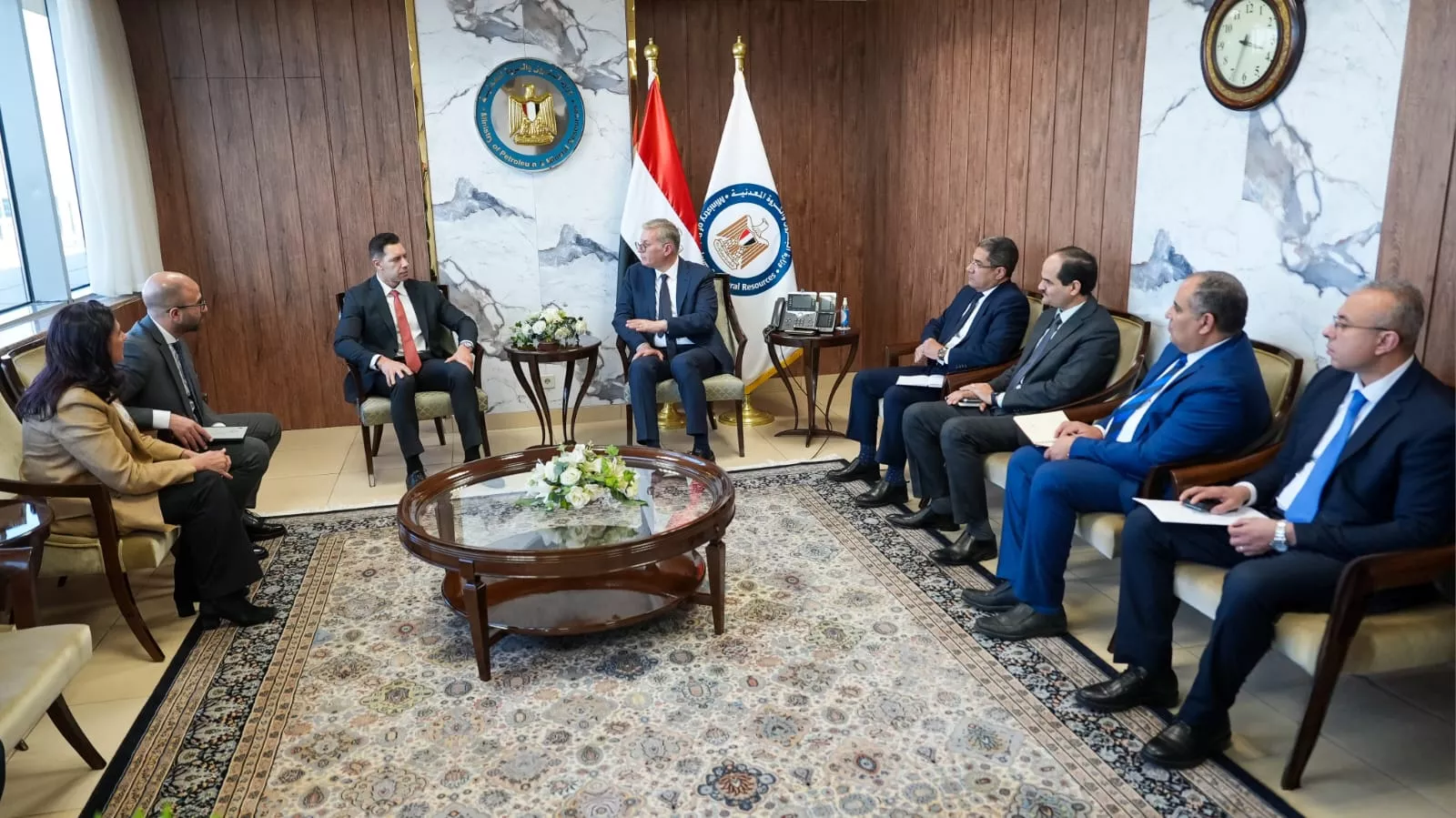 وزير البترول يلتقي المدير التنفيذي لشركة Harbour Energy 