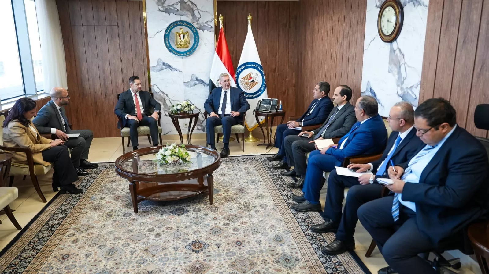 وزير البترول يلتقي المدير التنفيذي لشركة Harbour Energy 