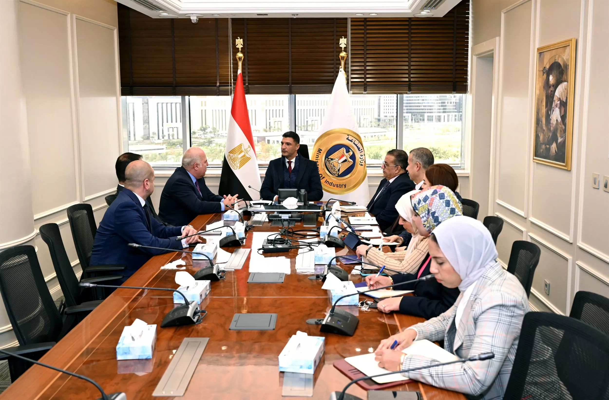 وزير الصناعة يجتمع مع وفد شركة بولاريس التركية