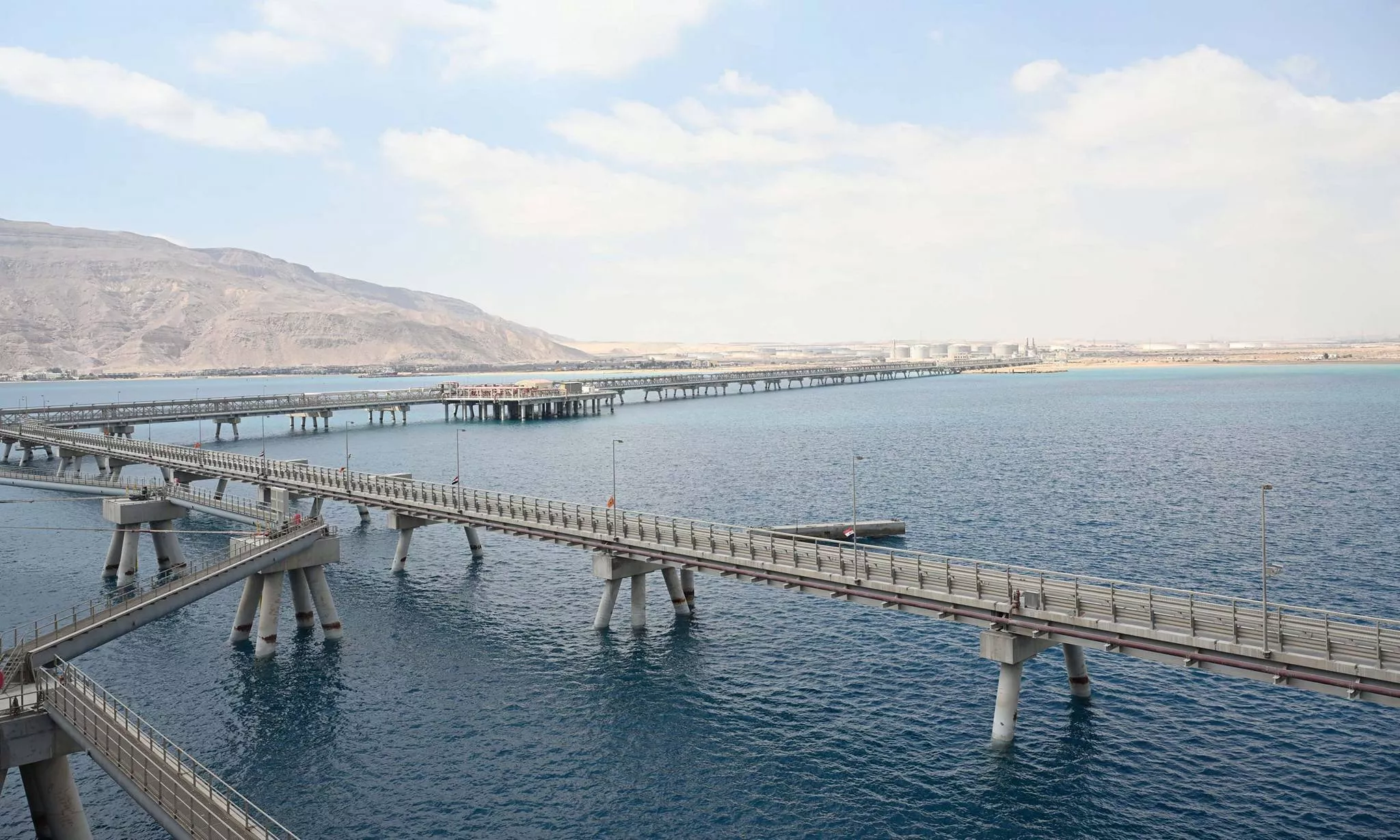 رئيس الوزراء يتفقد ميناء سوميد البترولي بالعين السخنة
