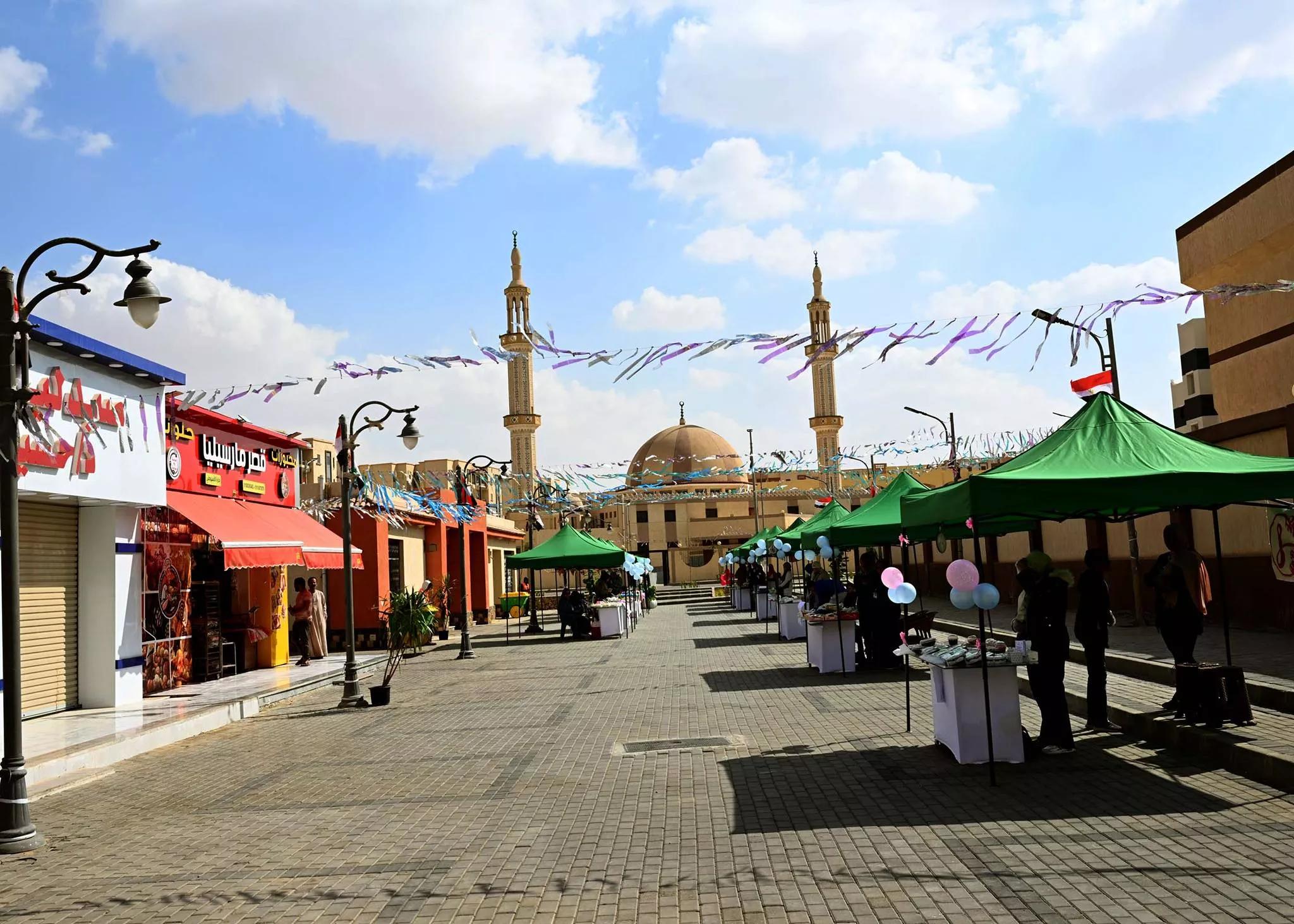 رئيس الوزراء يتفقد عدد من المشروعات السكنية بحدائق العاصمة