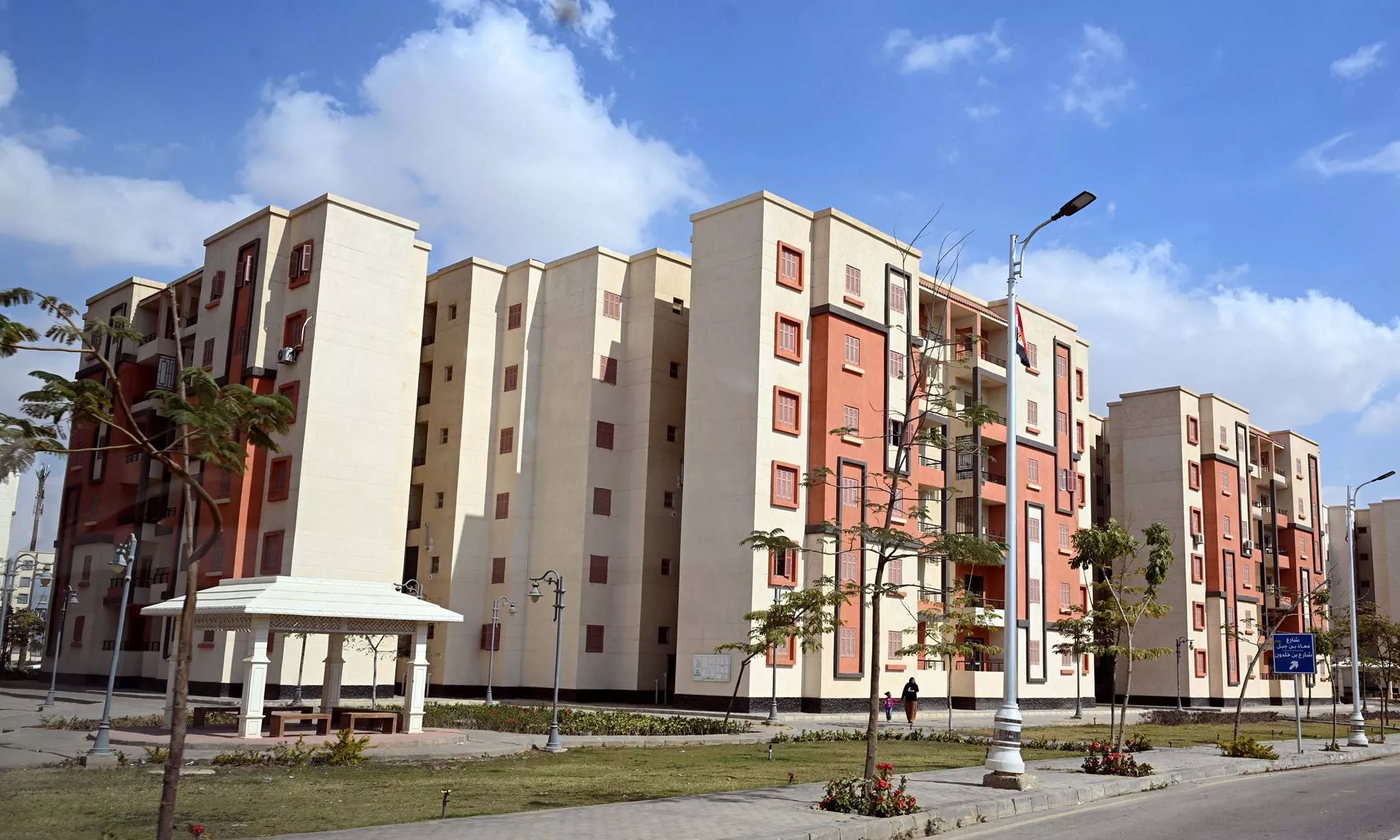 رئيس الوزراء يتفقد عدد من المشروعات السكنية بحدائق العاصمة
