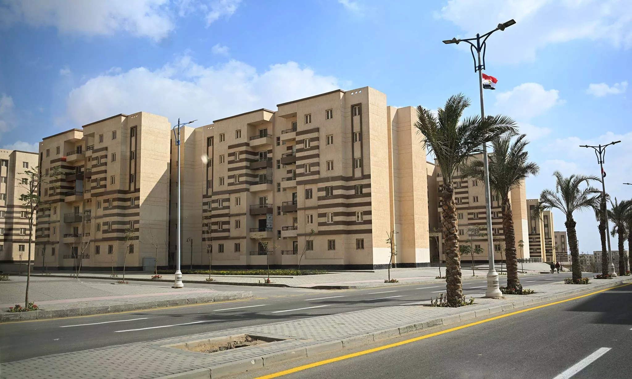 رئيس الوزراء يتفقد عدد من المشروعات السكنية بحدائق العاصمة