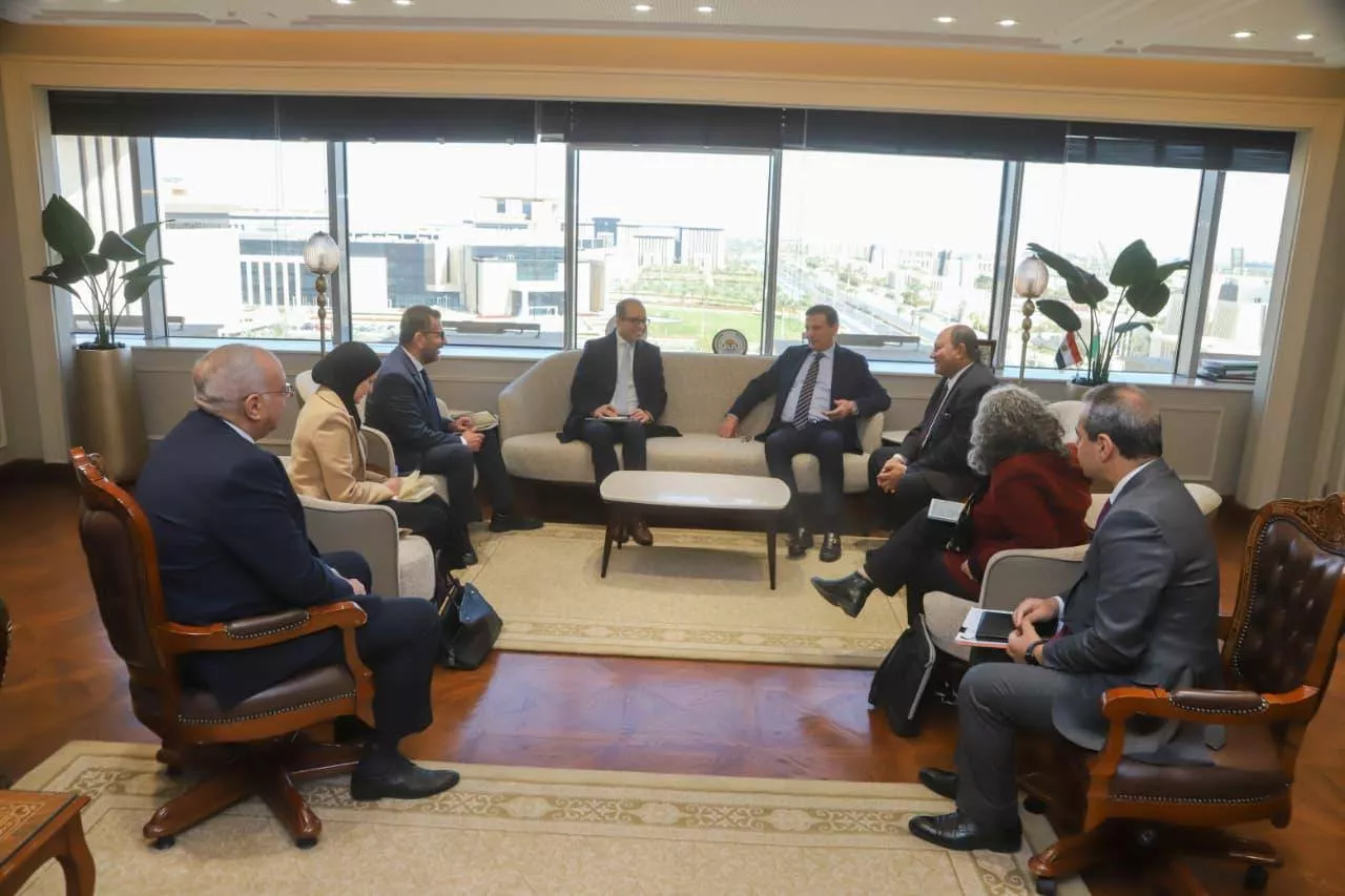 وزير الزراعة يبحث مع وفد الإيفاد مشروعات دعم صغار المزارعين