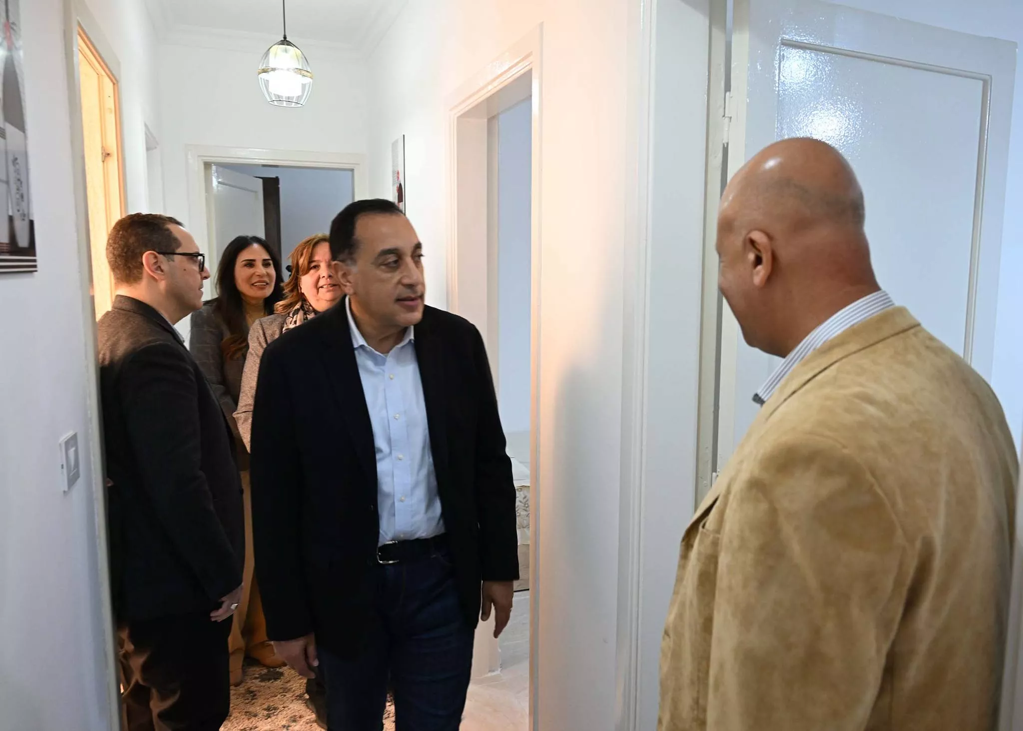 رئيس الوزراء يتفقد عدد من المشروعات السكنية بحدائق العاصمة